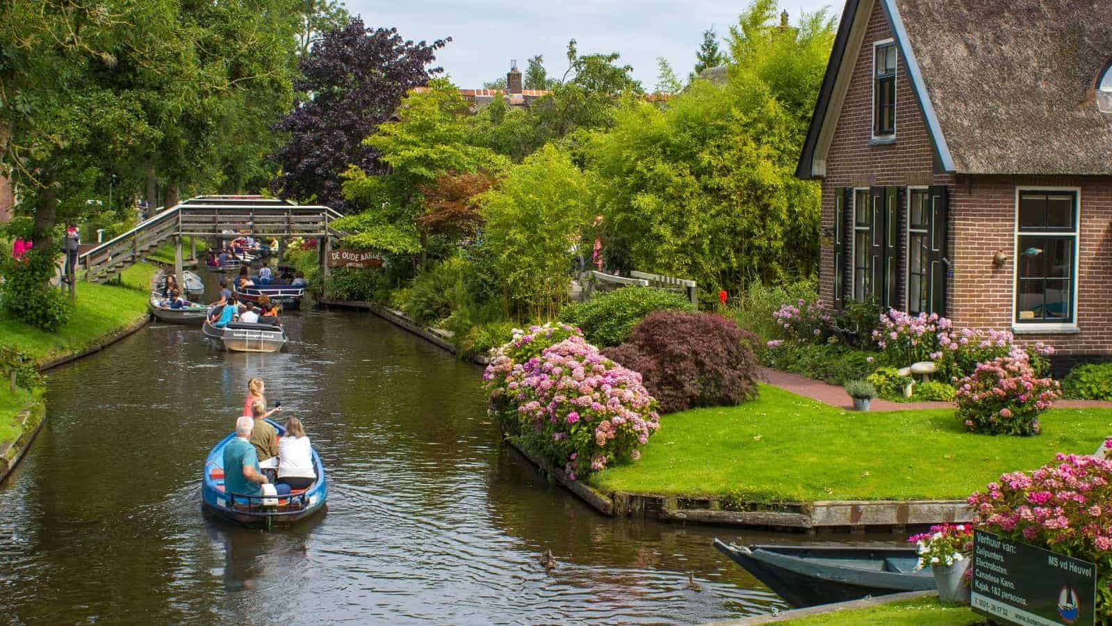 20 Enchanting European Villages That Look Like They Belong in a Fairy Tale 4 Giethoorn Netherlands