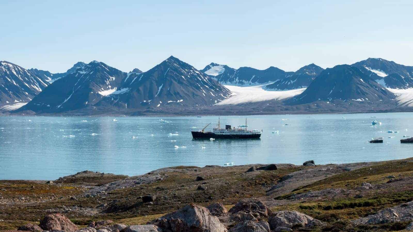 20 Spectacular Fjords Around the World That You Have to See to Believe 15 Kongsfjorden Svalbard Norway