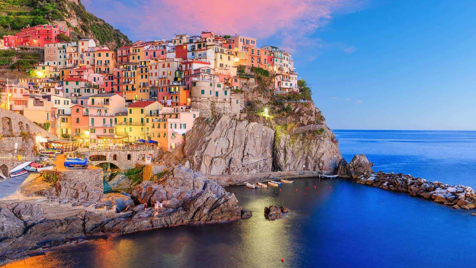 20 Enchanting European Villages That Look Like They Belong in a Fairy Tale 10 Manarola Italy
