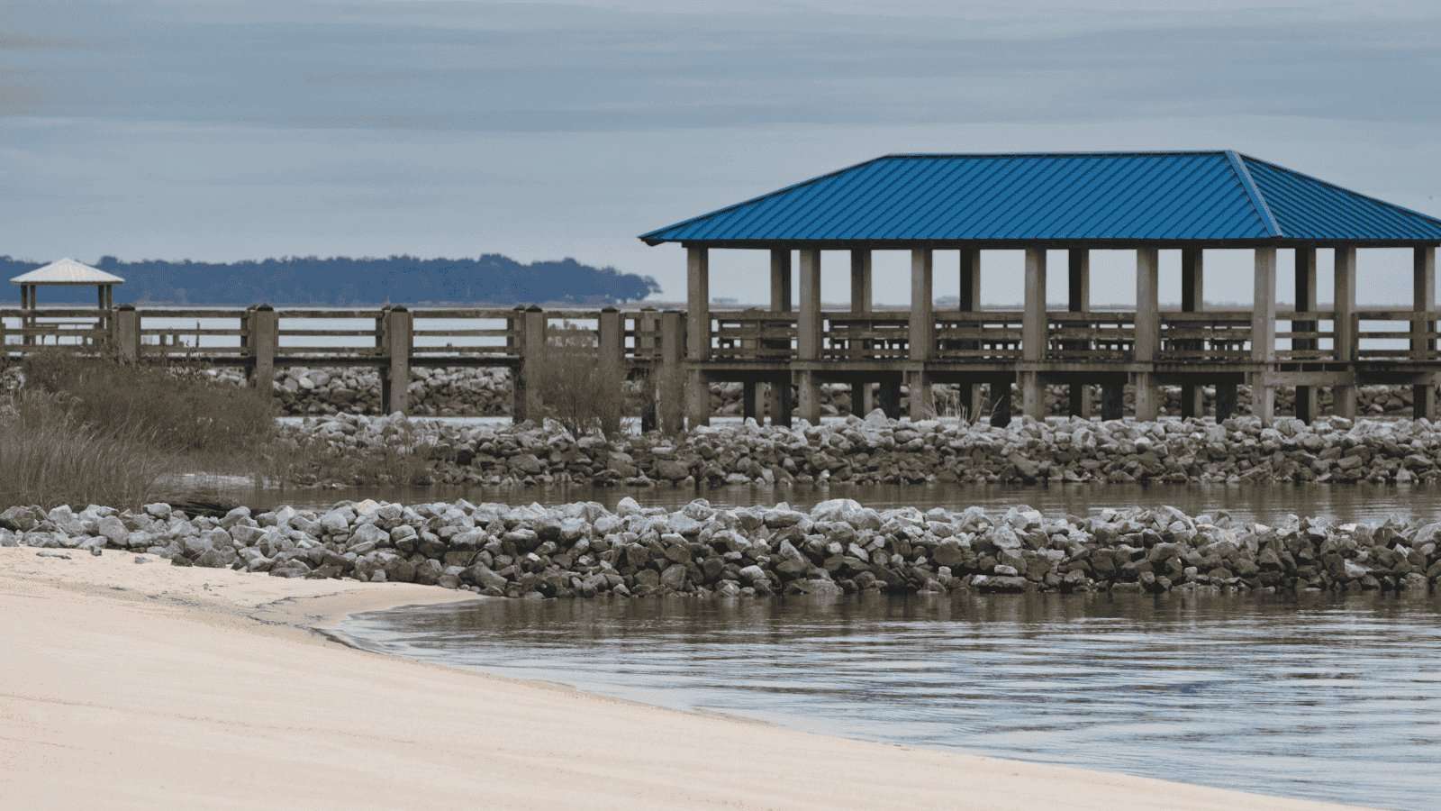 18 Underrated U.S. Coastal Towns That Offer Peaceful Seclusion 11 Ocean Springs Mississippi