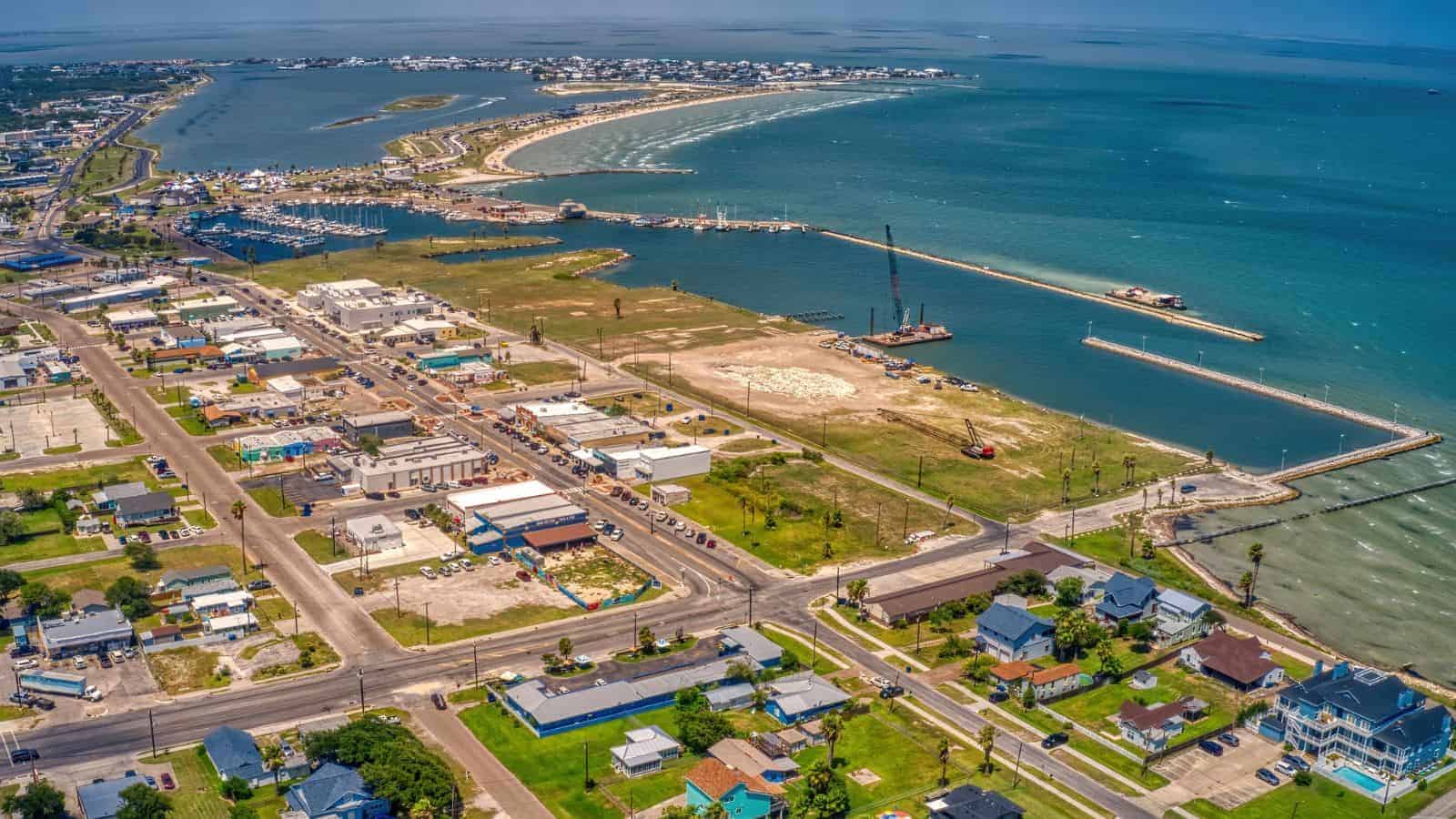 18 Underrated U.S. Coastal Towns That Offer Peaceful Seclusion 19 Rockport