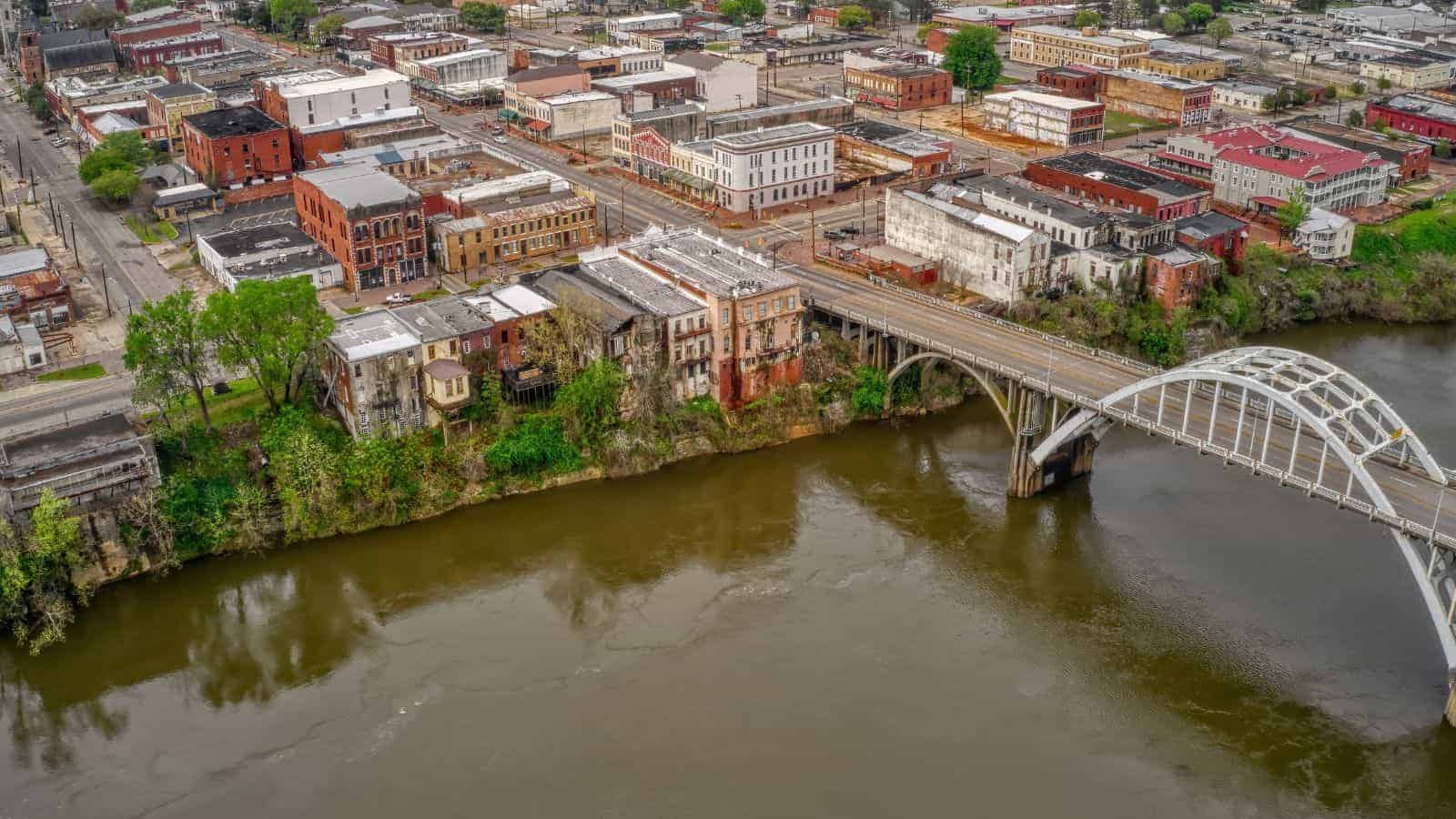 18 U.S. Cities Where You Can Discover Inspiring Black History 6 Selma Alabama
