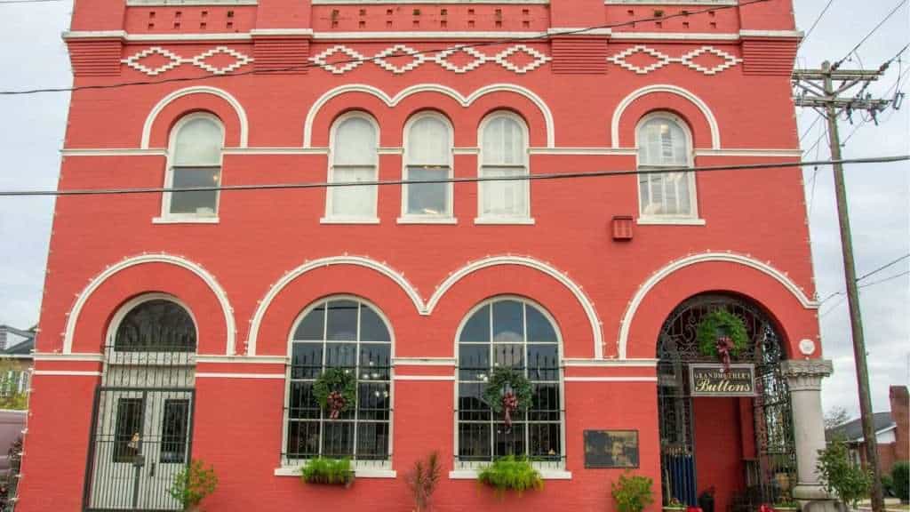 24 Tiny American Towns That Feel Frozen in a Different Century 21 St. Francisville Louisiana