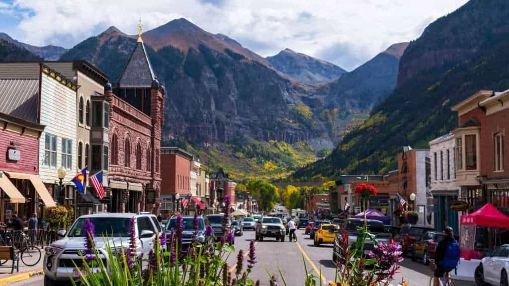 19 Peaceful U.S. Towns Where You Can Escape the Chaos 11 Telluride Colorado 1