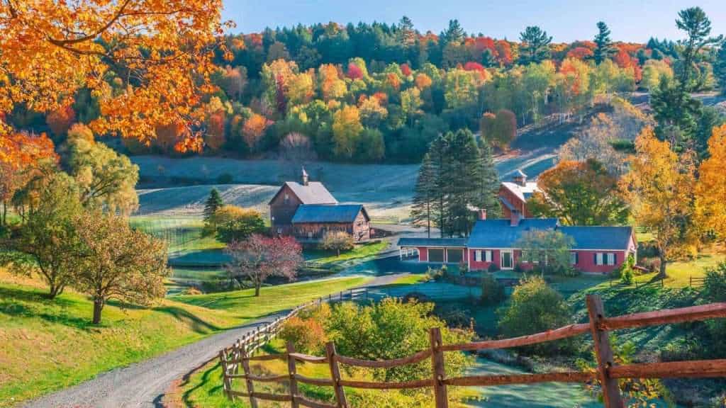 23 U.S. Towns That Look Too Beautiful to Be Real 23 Woodstock Vermont