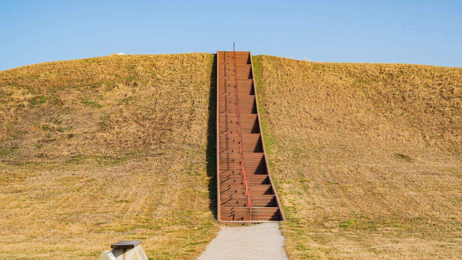 16 Underrated Historical Sites in the U.S. You Need to See 2 Cahokia Mounds State Historic Site Illinois