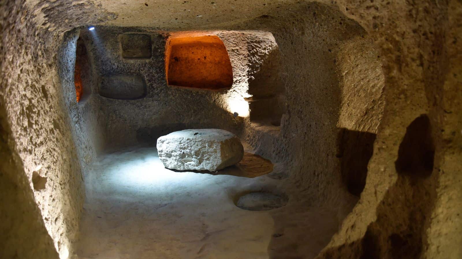 18 Historic Landmarks Around the World That Are Off the Beaten Path 5 Derinkuyu Turkeys Underground Ancient City