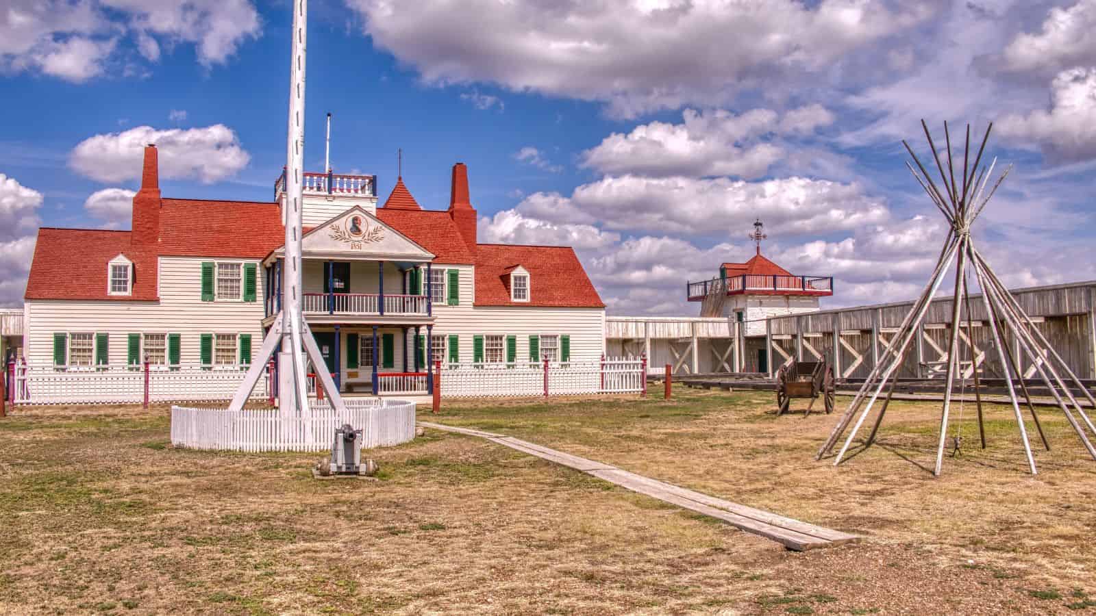 16 Underrated Historical Sites in the U.S. You Need to See 4 Fort Union Trading Post North Dakota Montana