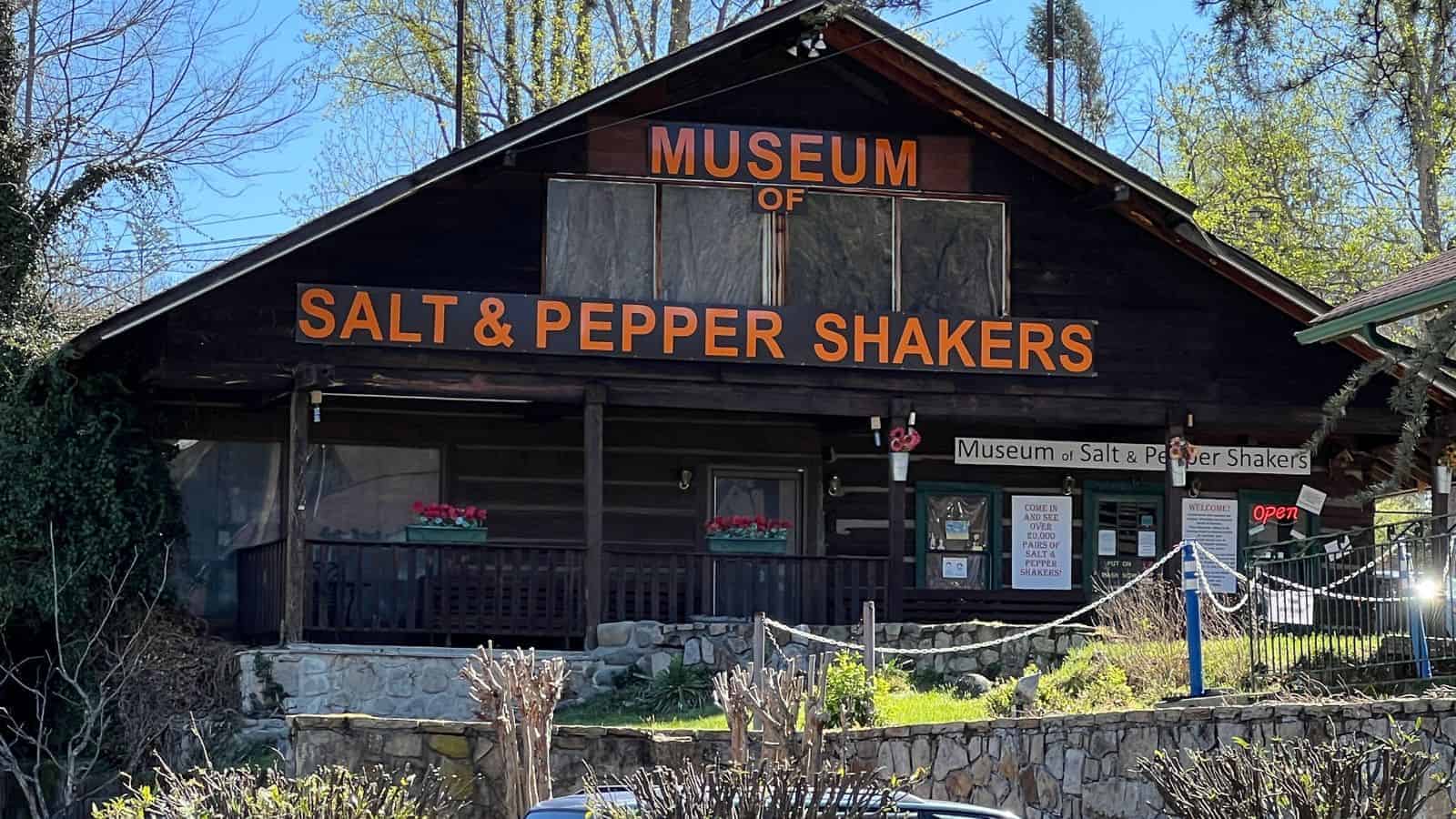 15 U.S. Towns with the Most Unique and Unusual Museums 13 Gatlinburg Tennessee – Salt and Pepper Shaker Museum