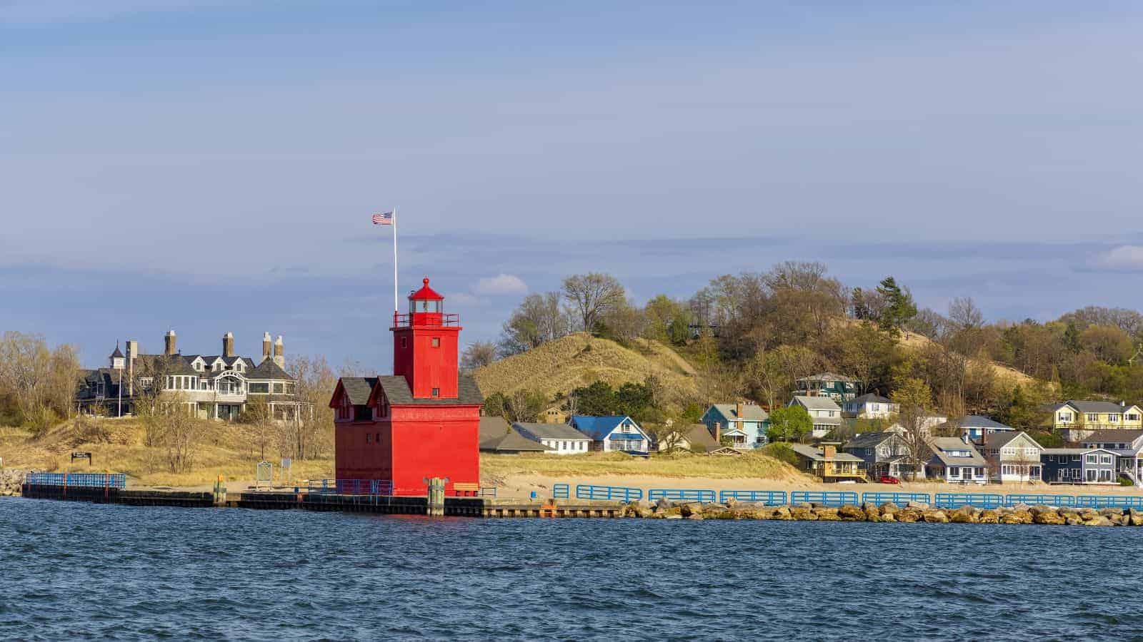 17 Quaint Small Towns in America That Are Full of Character 15 Holland Michigan
