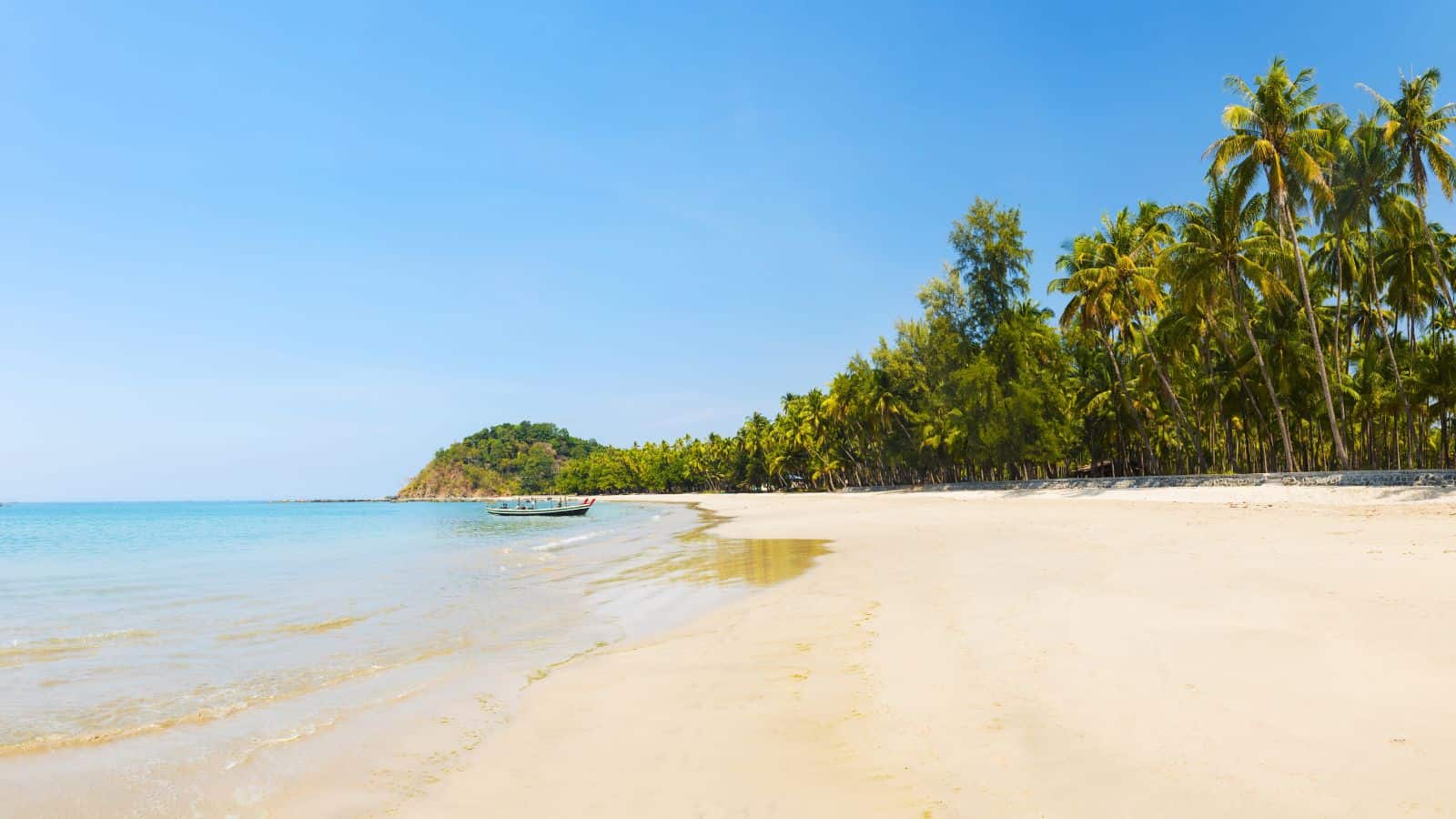 17 Hidden Beaches in Asia That Are Worth the Journey 16 Ngapali Beach Myanmar