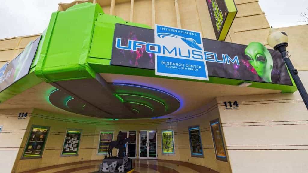 23 Strangest Places in America You Can Actually Visit 2 Roswell New Mexico – International UFO Museum and Research Center