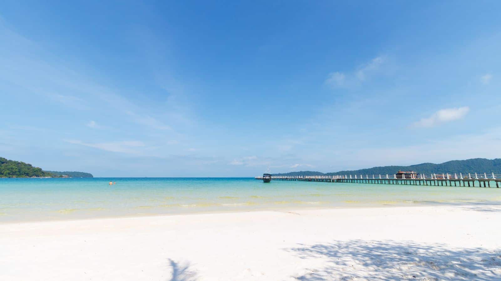 17 Hidden Beaches in Asia That Are Worth the Journey 7 Saracen Bay Cambodia