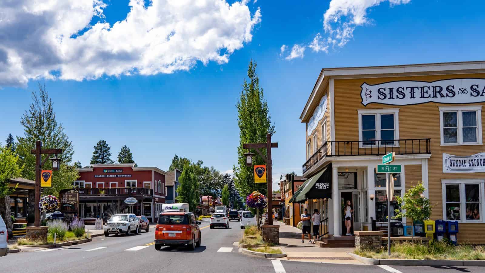 12 Hidden Lake Towns in the U.S. That Feel Like Secret Summer Escapes 6 Sisters Oregon