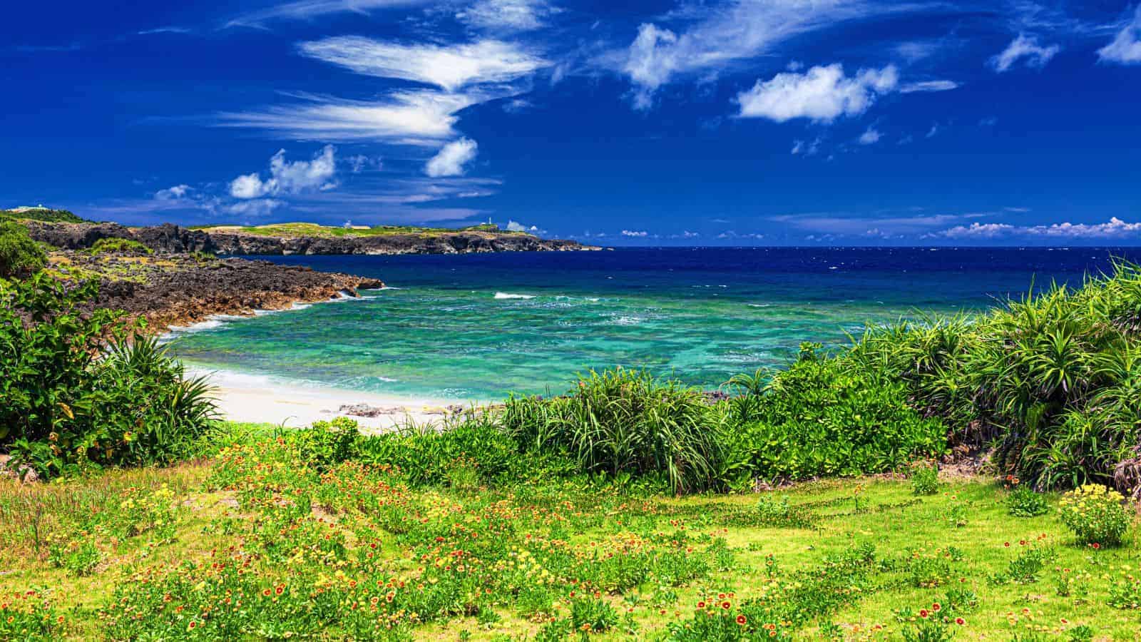 17 Hidden Beaches in Asia That Are Worth the Journey 6 Yonaguni Beach Japan