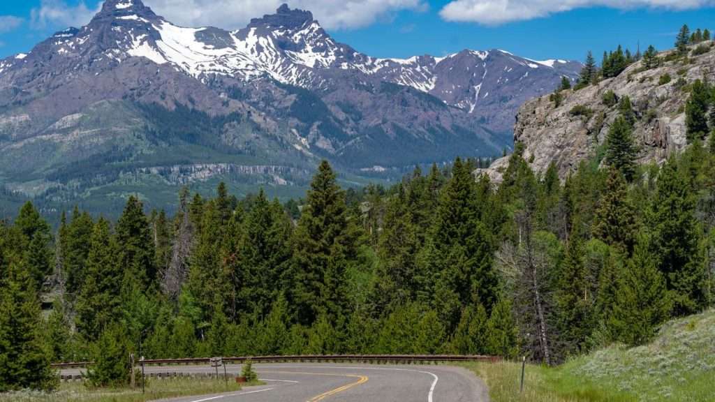 25 Epic U.S. Drives That Should Be on Everyone’s Bucket List 7 Beartooth Highway Montana and Wyoming