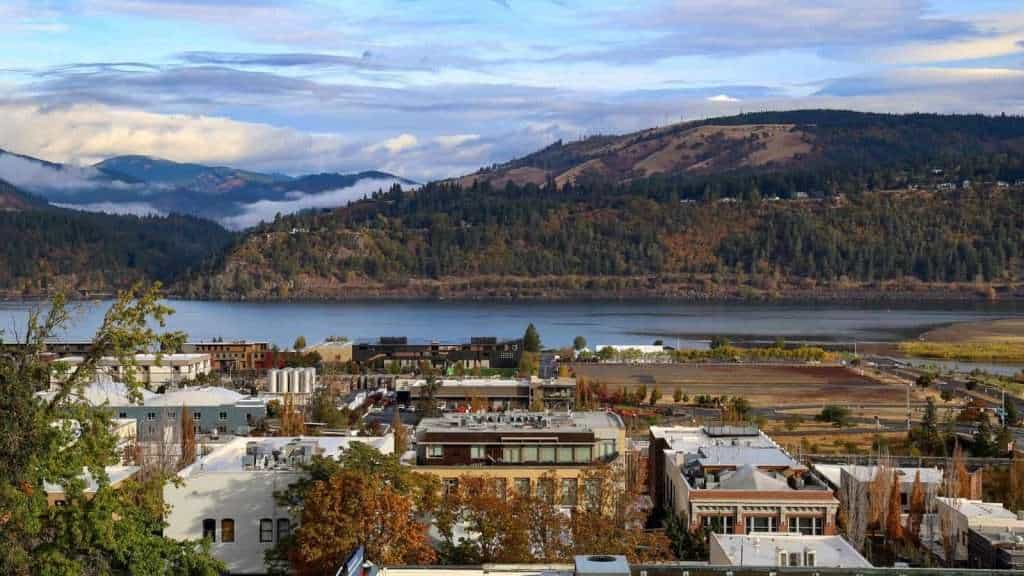 20 Secret U.S. Towns Locals Wish Tourists Would Stop Discovering 6 Hood River Oregon
