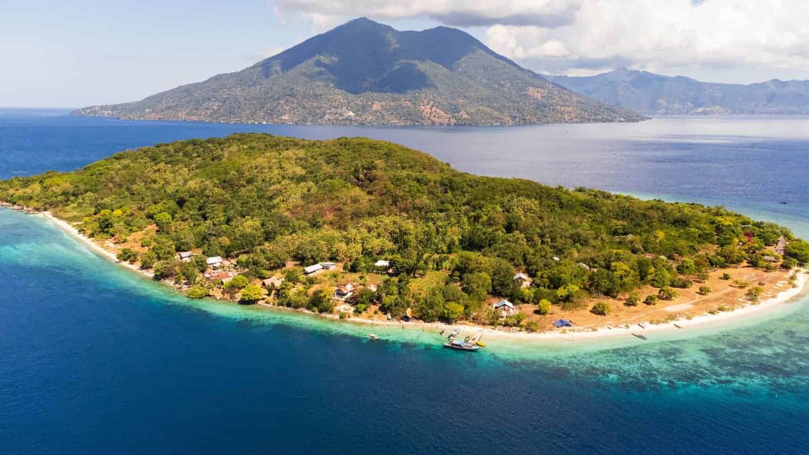 19 Undiscovered Islands Across the Globe That Feel Like Paradise 6 Kepa Island Indonesia