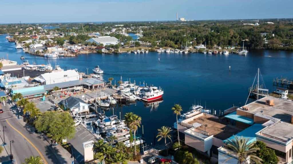 22 Hidden U.S. Towns That Feel Like You Stepped Into Europe 11 Tarpon Springs Florida