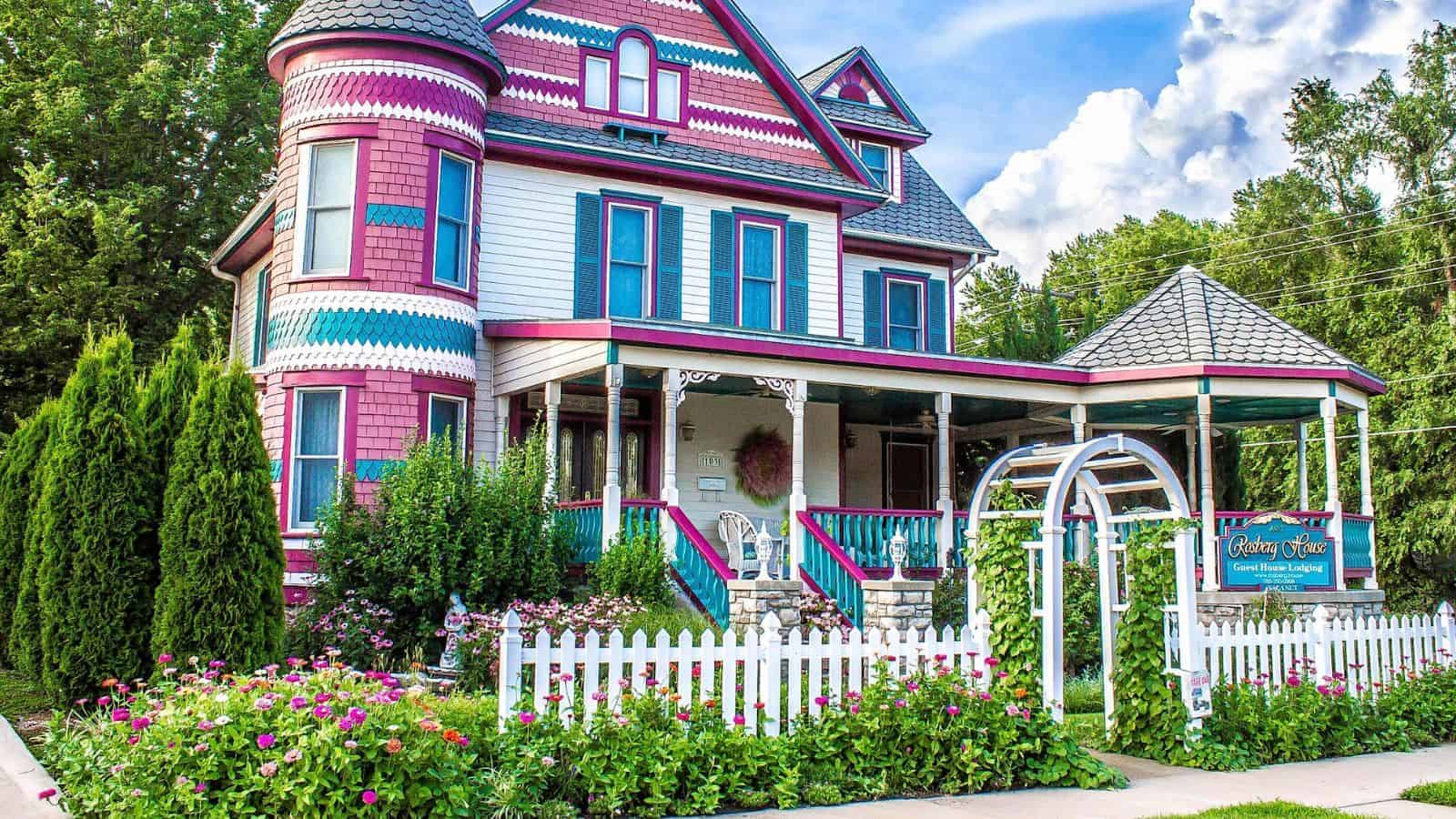 10 U.S. Villages Only Locals Know Are Perfect for Relaxation 10 A Prairie Jewel in Lindsborg Kansas