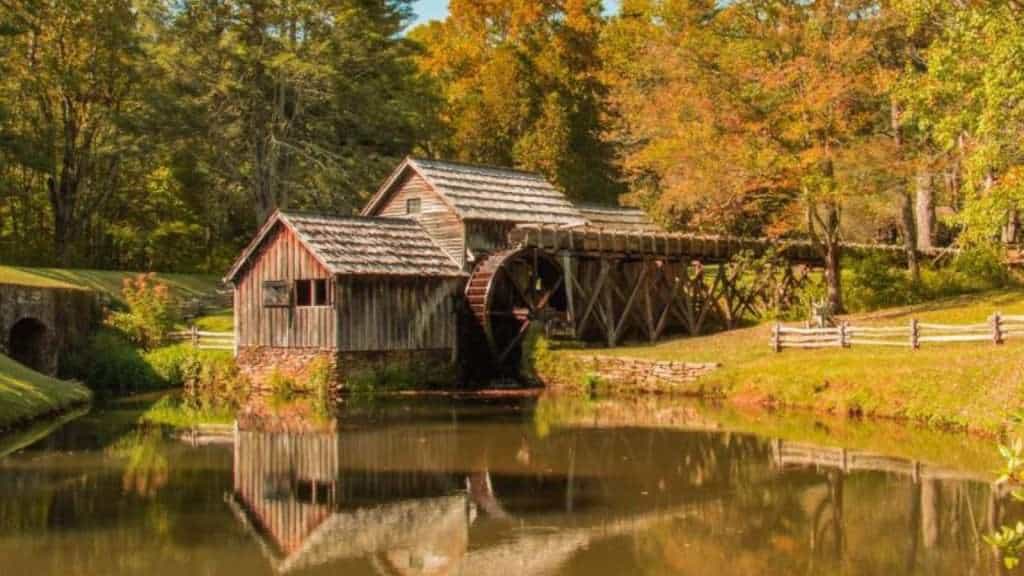 25 American Towns So Beautiful They Feel Almost Too Good to Be True 6 A Southern Appalachian Retreat in Floyd Virginia