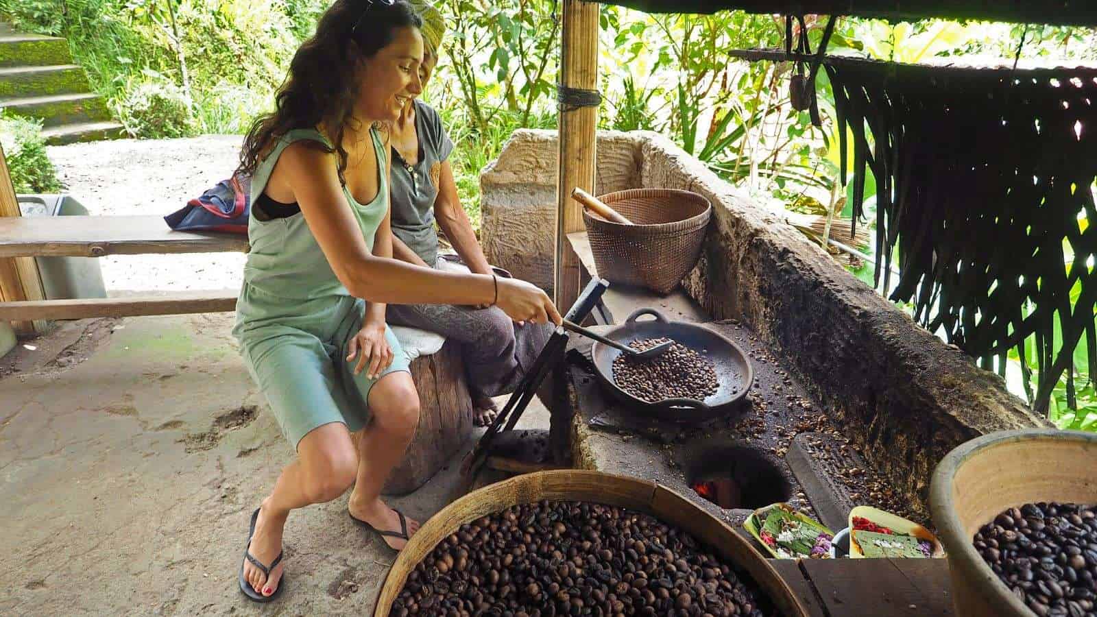 14 Things to Do to Create Meaningful Connections When Traveling Abroad 4 Join Local Tours or Cultural Workshops