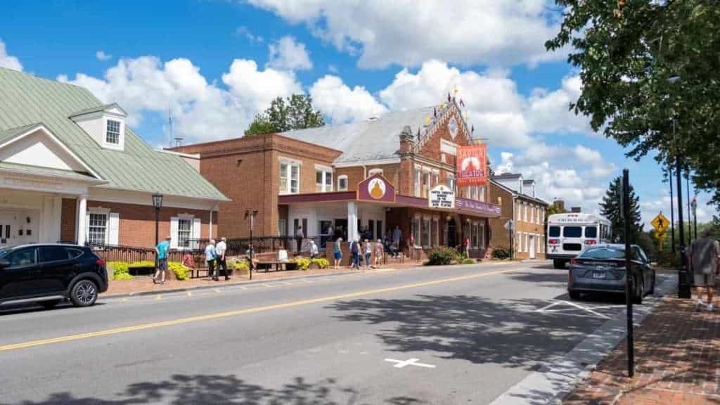 26 Under-the-Radar American Escapes That Deserve Way More Attention 20 Abingdon Virginia – Bikes Theater and Appalachian Calm