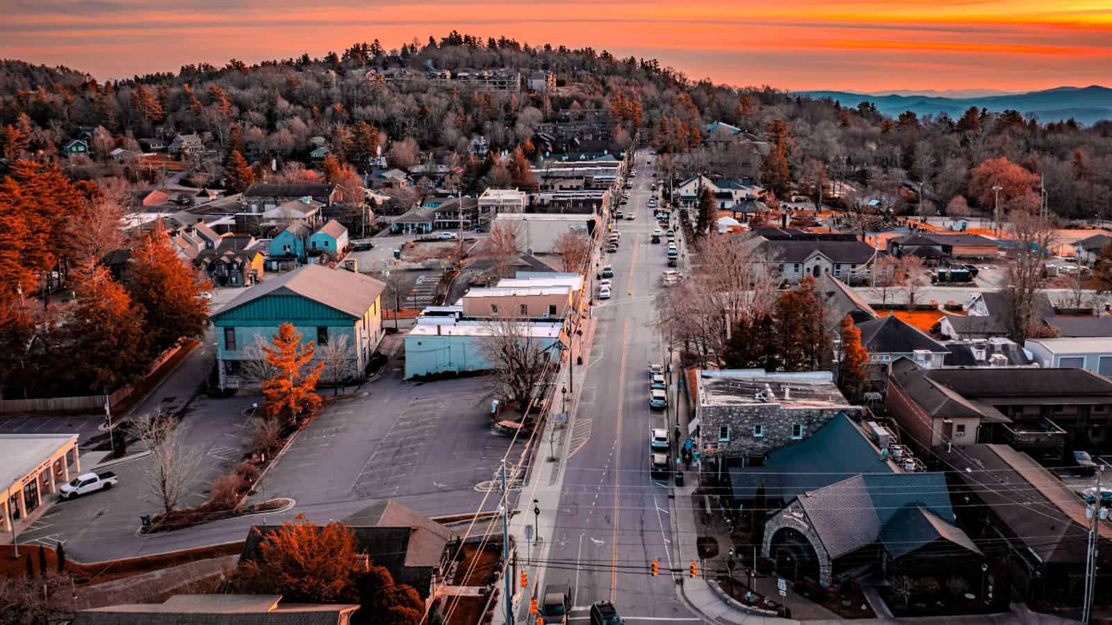 17 Quiet American Towns Locals Escape to for a Relaxing Weekend 11 Blowing Rock North Carolina – Blue Ridge Bliss