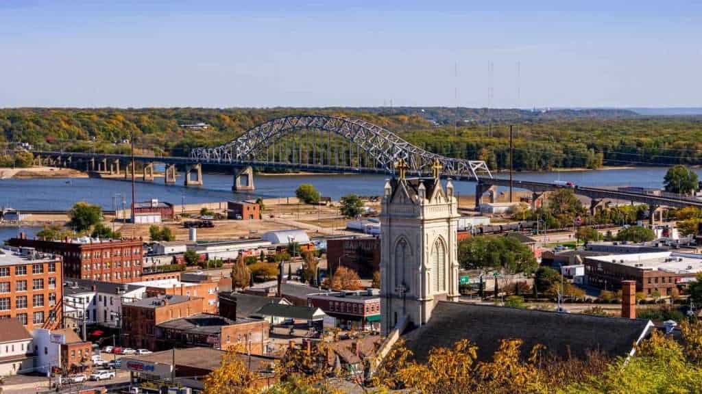 22 Hidden U.S. Towns That Feel Like You Stepped Into Europe 13 Galena Illinois – Midwest History and Hills