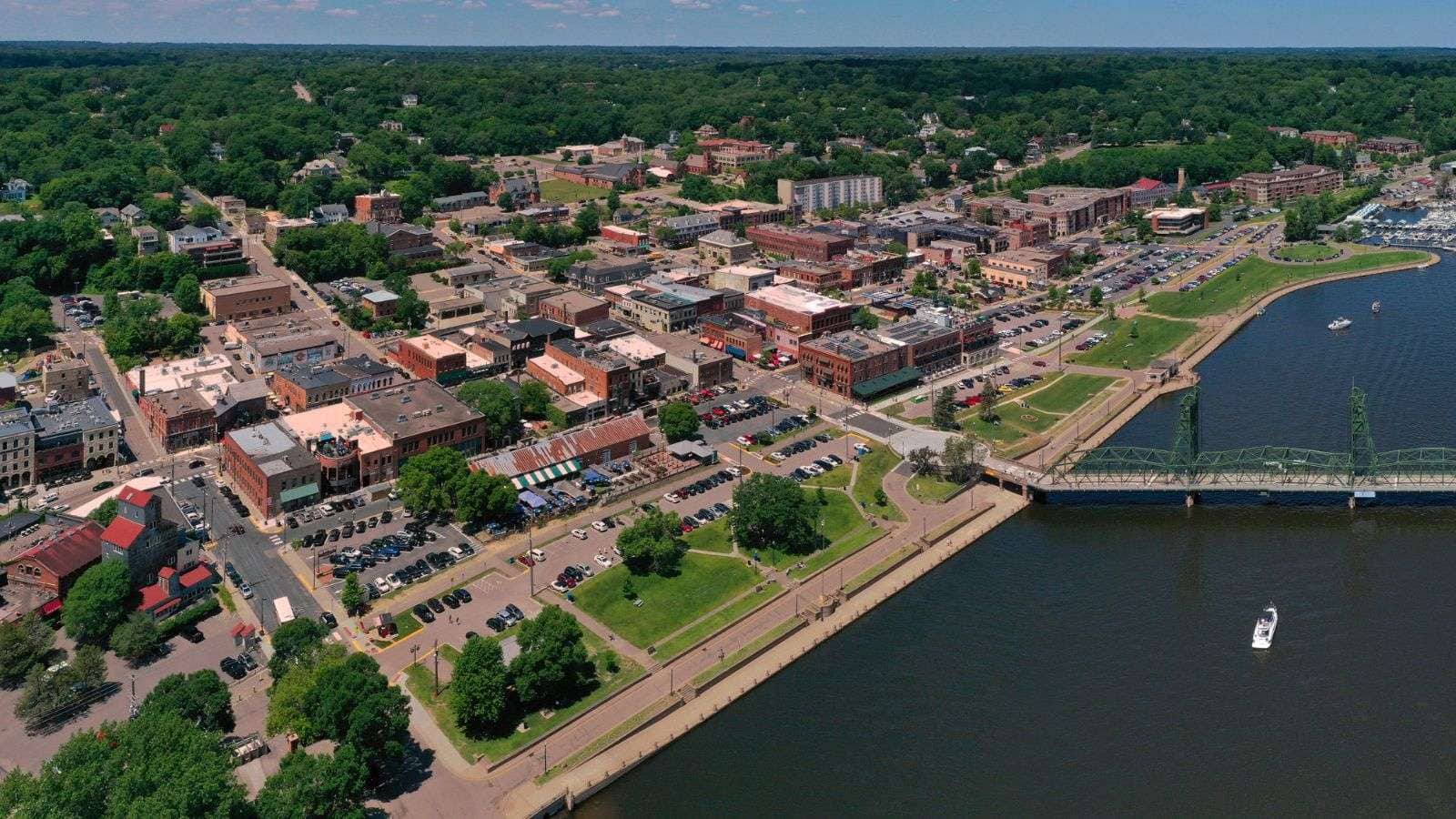 17 Quiet American Towns Locals Escape to for a Relaxing Weekend 19 17 Quiet American Towns Locals Escape to for a Relaxing Weekend