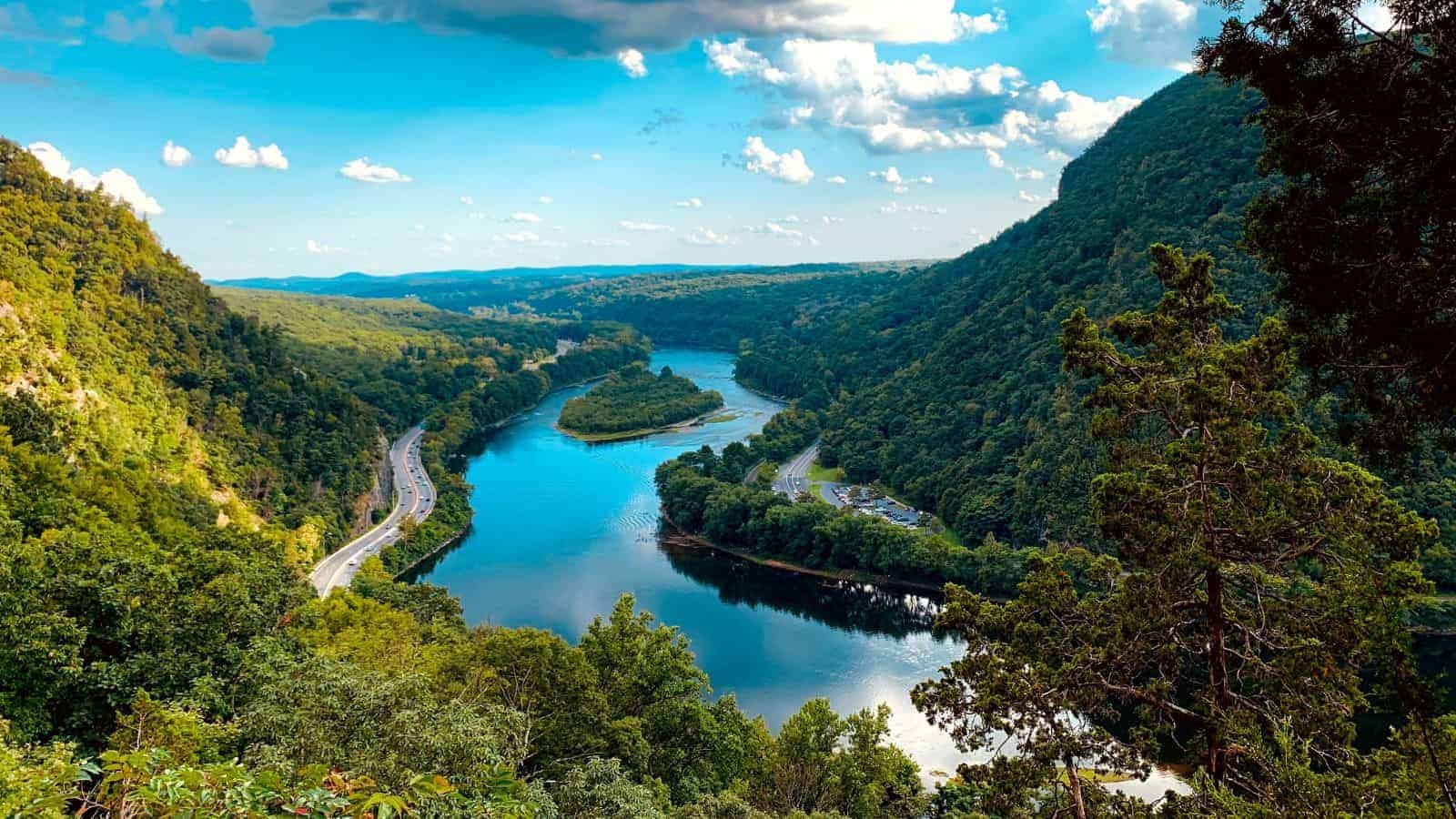 19 Local-Favorite U.S. Rivers Perfect for a Weekend Escape 6 Delaware River Pennsylvania New Jersey