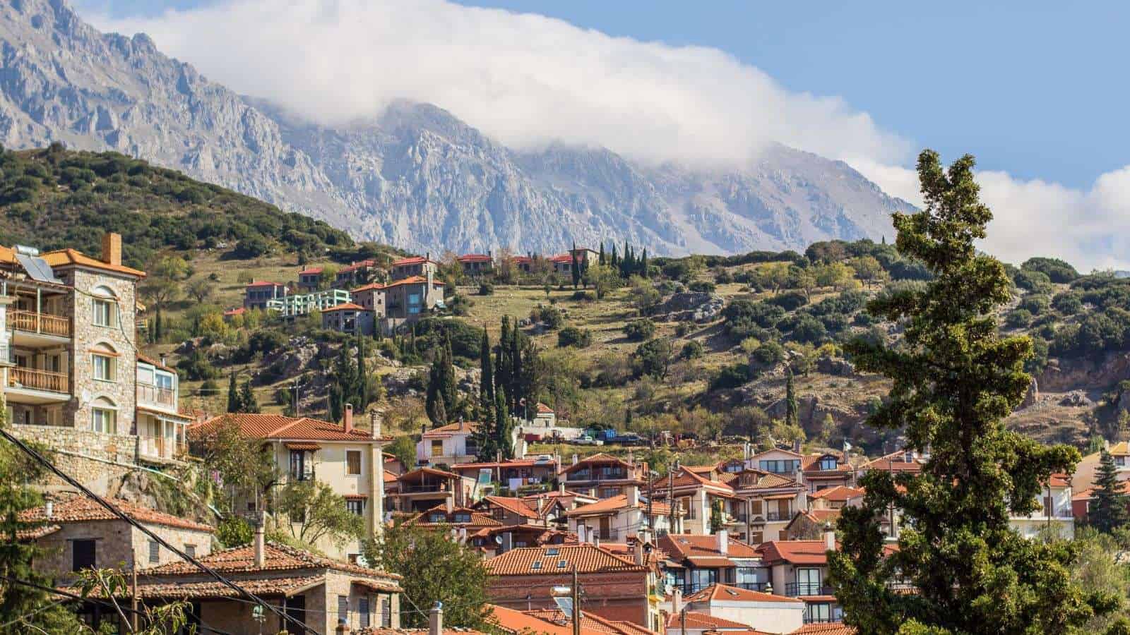 18 Cozy U.S. Mountain Towns That Locals Keep to Themselves 14 Highlands North Carolina