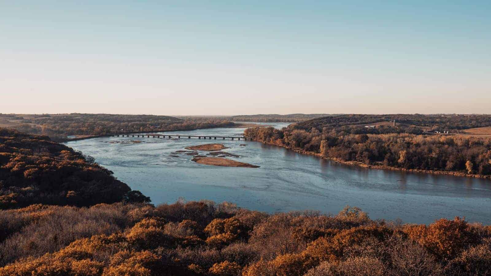 19 Local-Favorite U.S. Rivers Perfect for a Weekend Escape 9 Platte River Nebraska