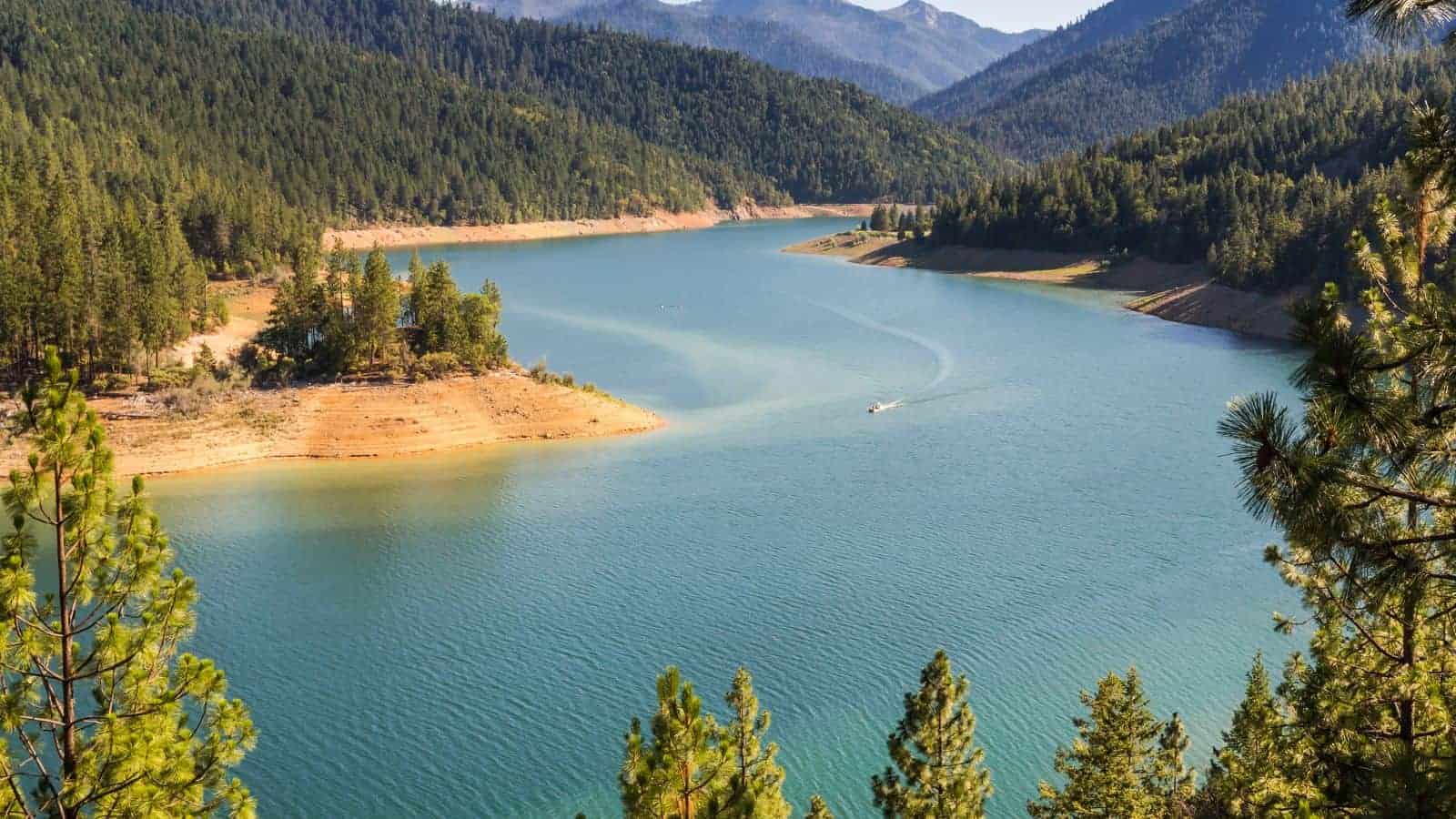 19 Local-Favorite U.S. Rivers Perfect for a Weekend Escape 11 Rogue River Oregon
