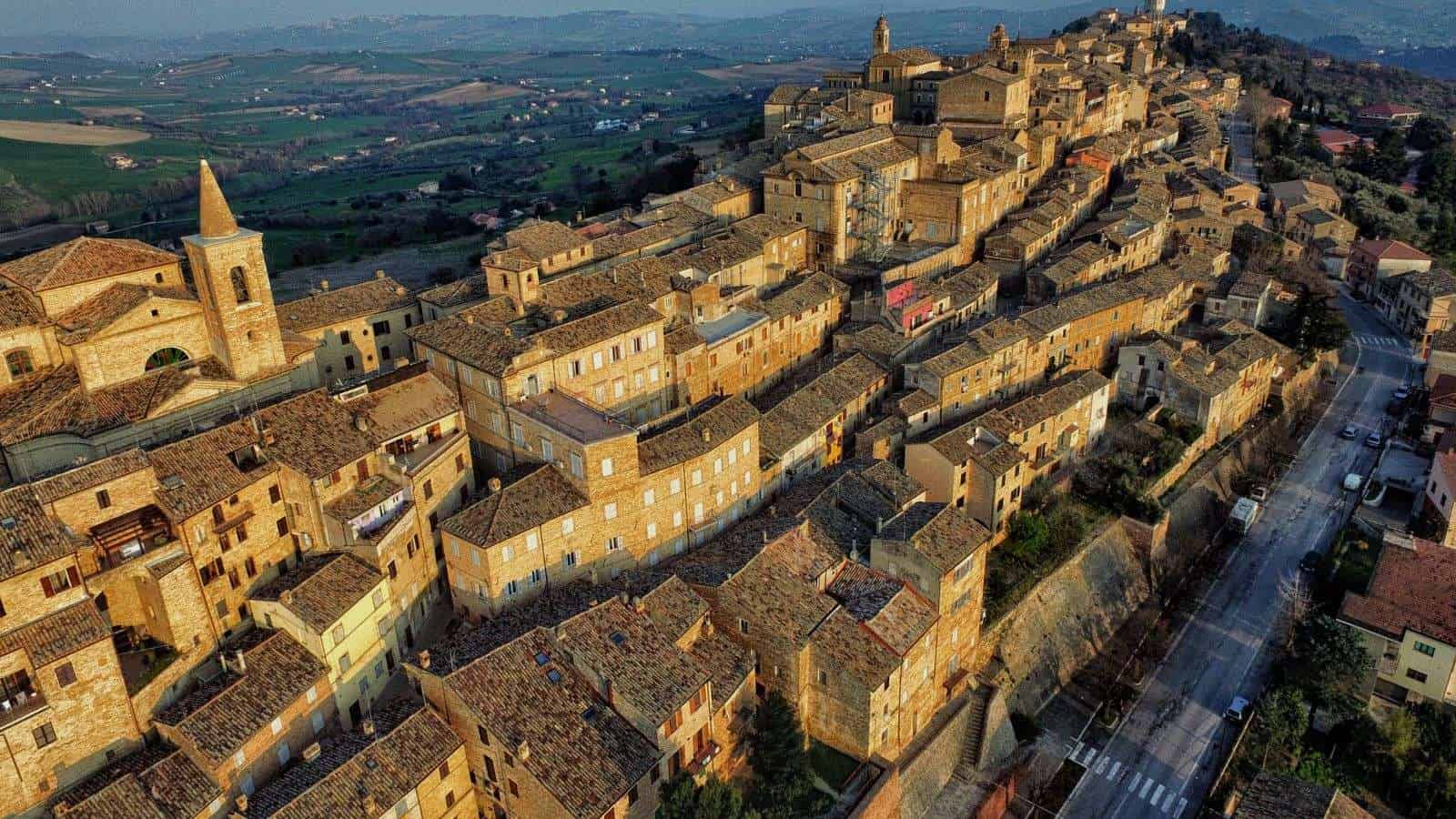 18 Picturesque Towns in Italy That Only Locals Visit 19 Treia in Marche
