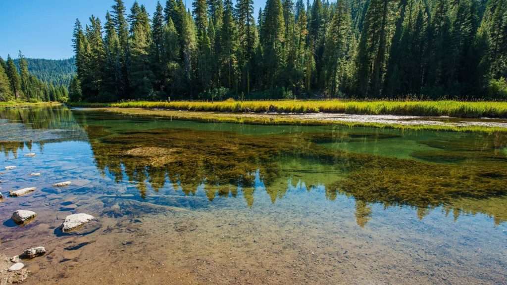 21 U.S. Mountain Towns That Feel Like You Stepped Into Another Era 18 Truckee River Nevada California