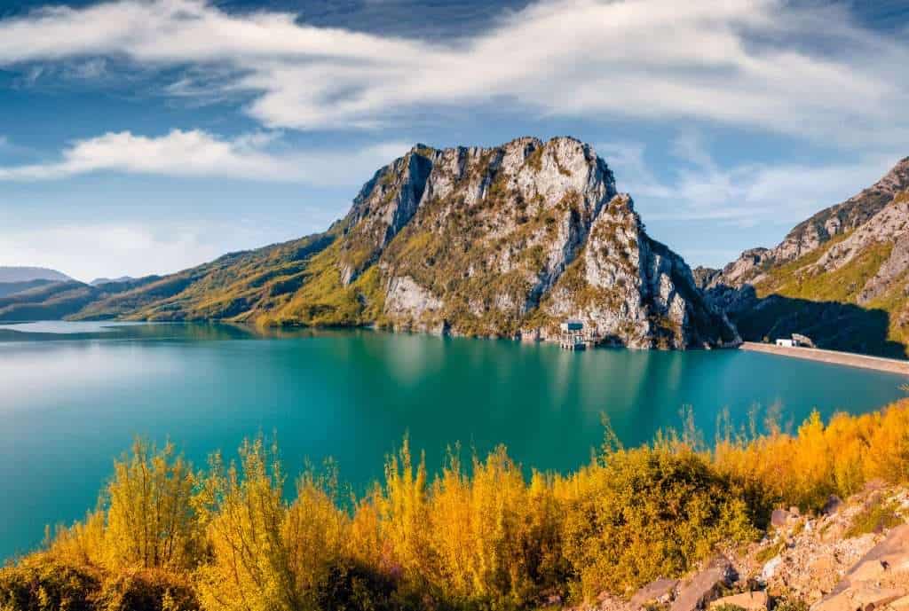 23 High-Impact Trips for Low Budgets 22 shutterstock 1983616838