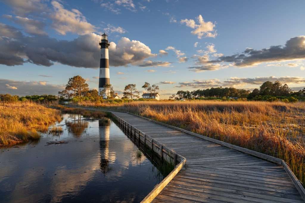 25 U.S. Destinations That Turn Into a Completely Different Place at Night 20 shutterstock 2301772989