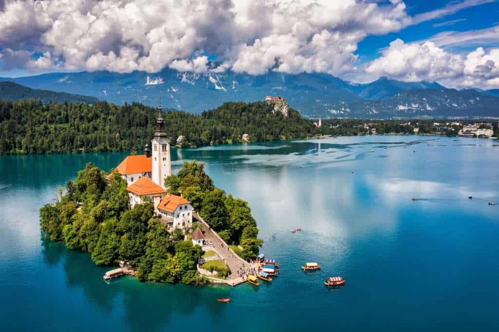 20 Luxury-Looking Vacays on a Budget 9 shutterstock 2499811609