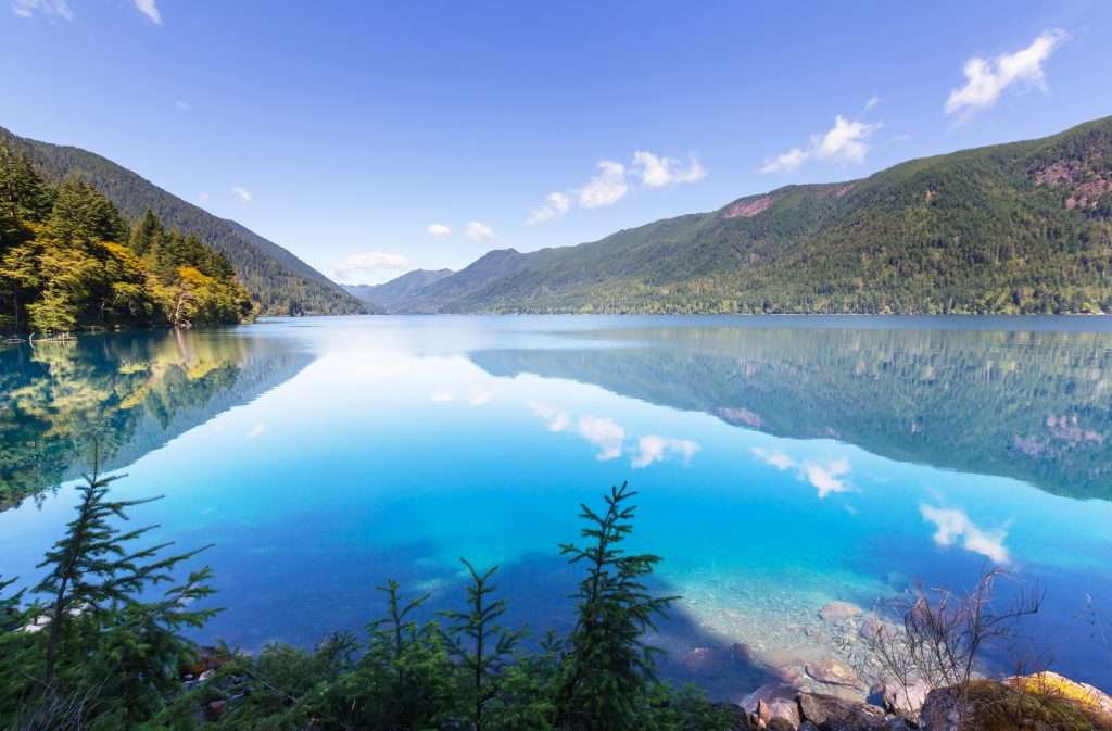 17 American Lakes Locals Believe “Never Give Back What They Take” 9 shutterstock 471531587