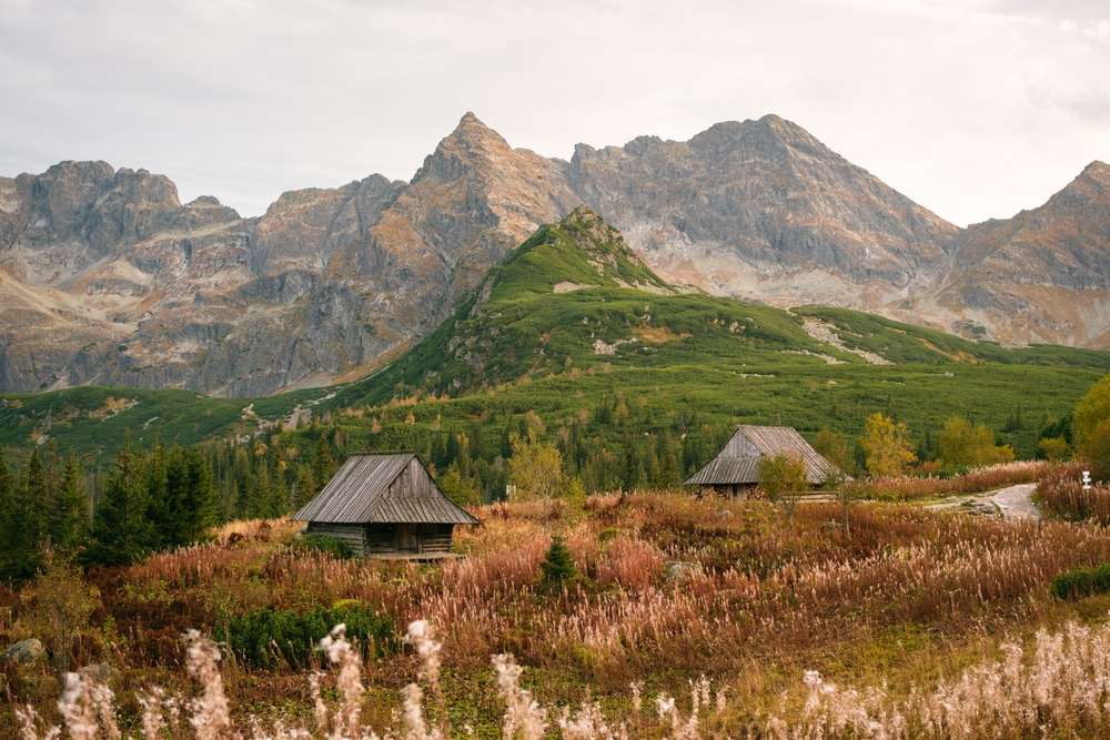 21 Affordable Vacations With Stunning Views 9 shutterstock 2376771803