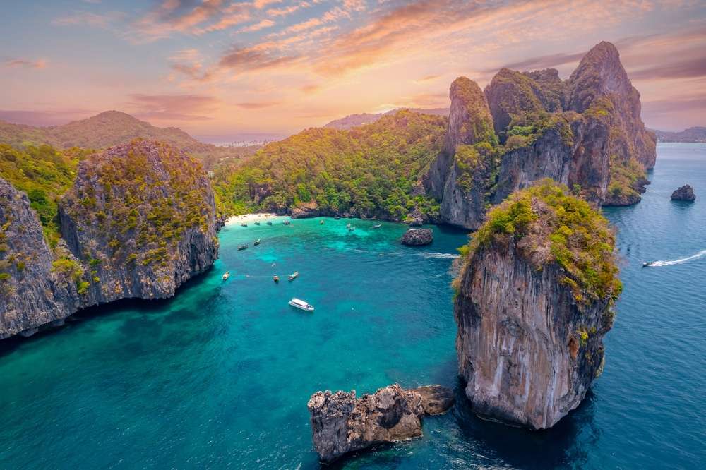 21 Travel Deals That Feel Like Travel Steals 2 shutterstock 2442926325