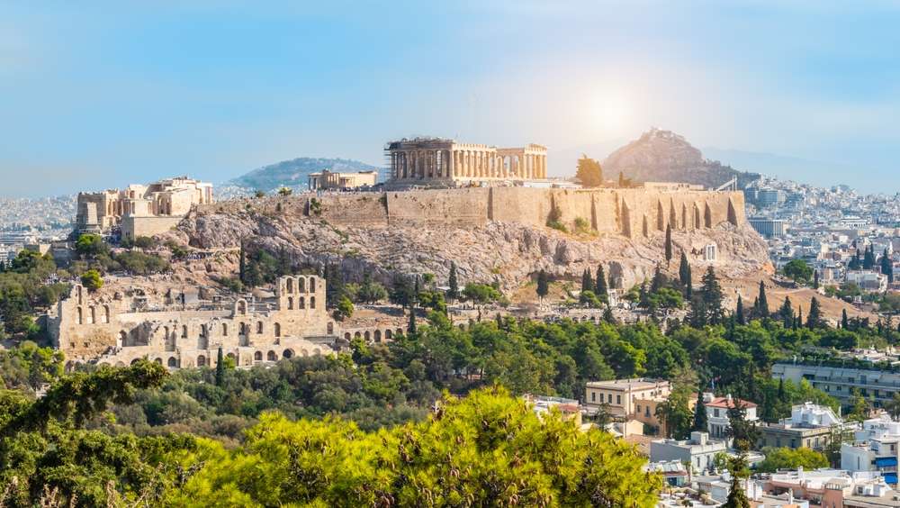 Escape in Style: 23 Cheap Getaways With 5-Star Experiences 20 shutterstock 2489946005