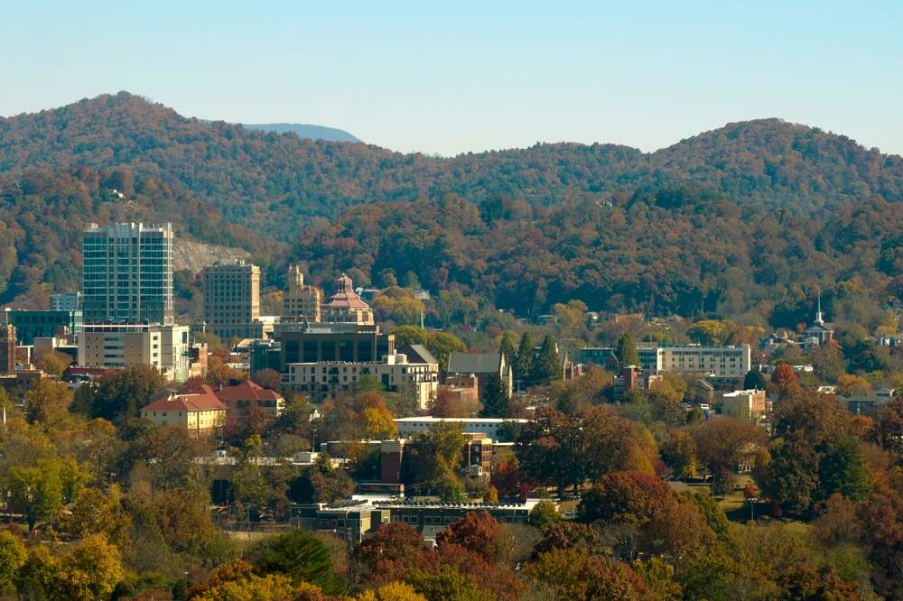 20 U.S. Destinations Perfect for Fall That Aren’t New England 2 shutterstock 2254533407