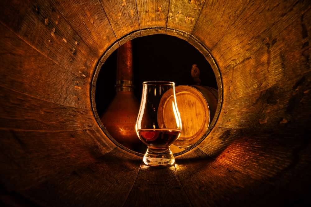 22 American Bars Locals Say Are “Fun” Until You Hear Their Real History 16 shutterstock 2371011605