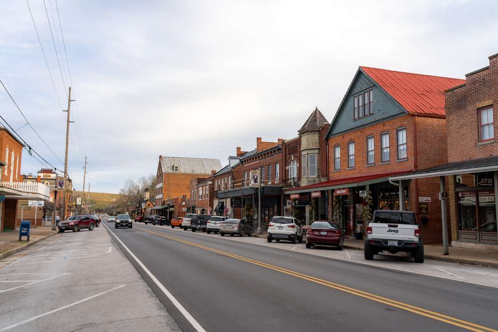 22 Hidden U.S. Towns That Feel Like You Stepped Into Europe 9 shutterstock 2449699029