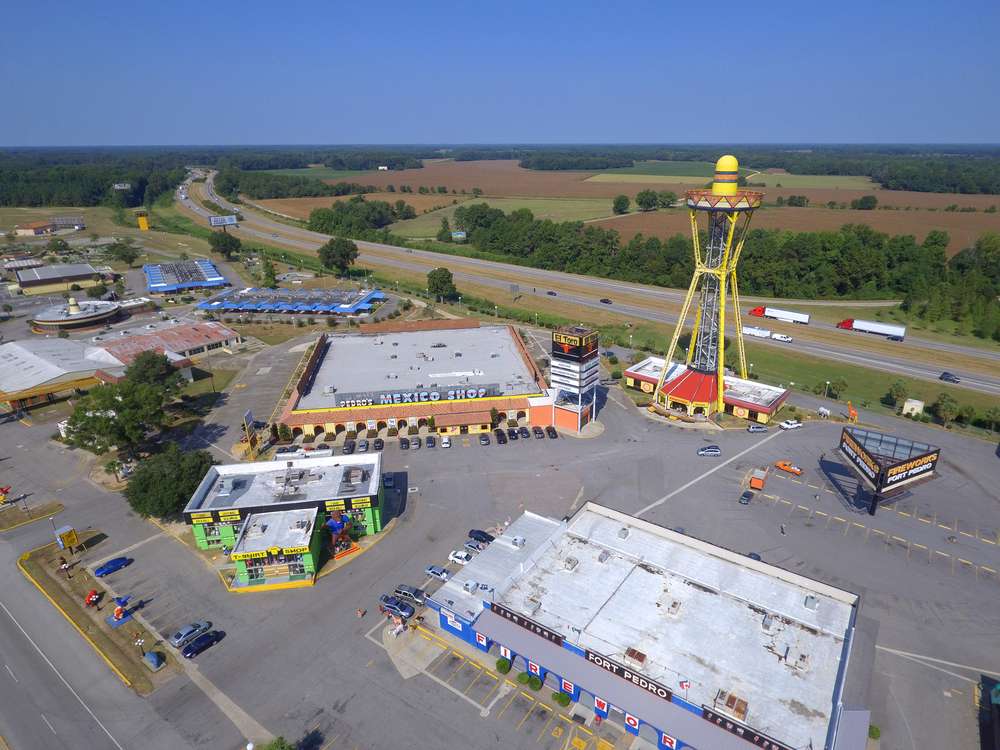 18 Roadside Attractions That Are Totally Worth the Detour 5 shutterstock 481575652