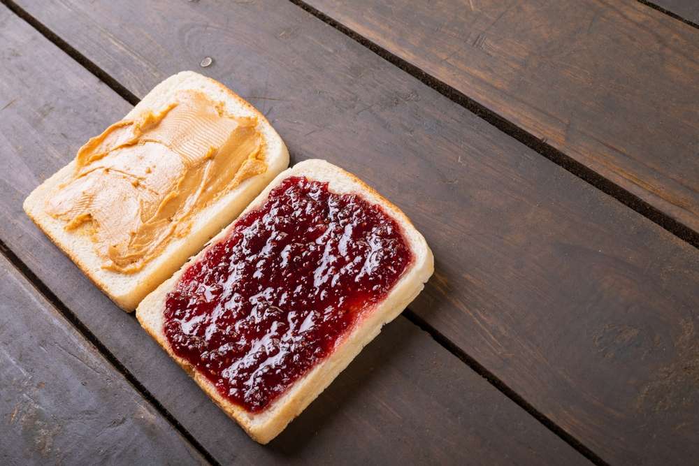 21 U.S. State Fair Foods That Went Way Too Far 10 shutterstock 2133649401