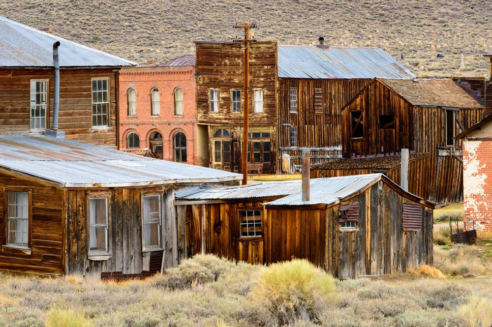 26 Ghost Towns That Still Feel Weirdly Not Empty 2 shutterstock 305336792