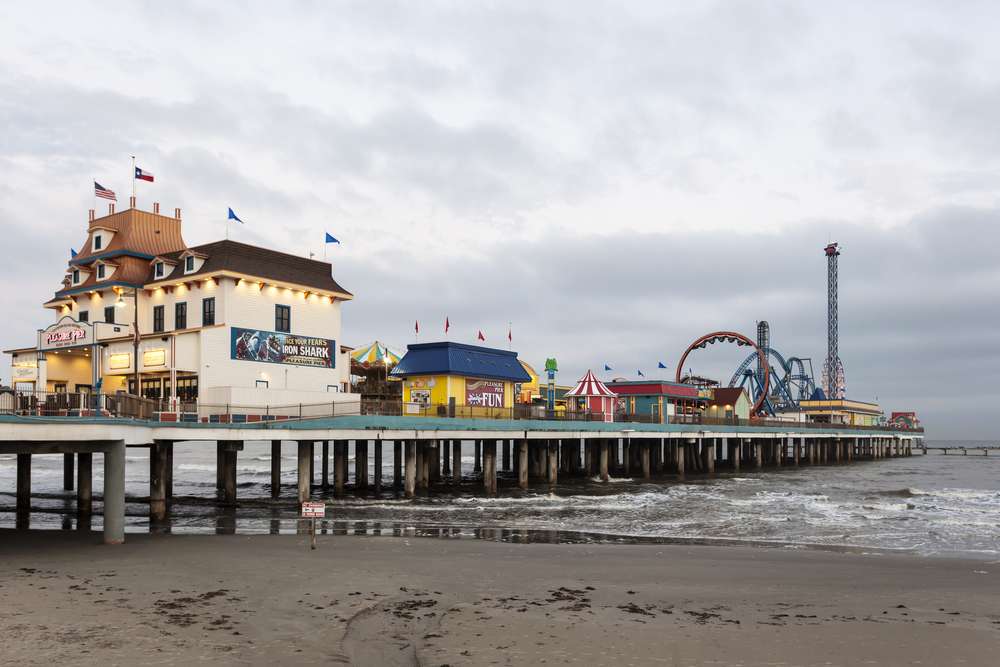 25 American Beaches Locals Call Beautiful by Day, Terrifying by Night 15 shutterstock 442192966